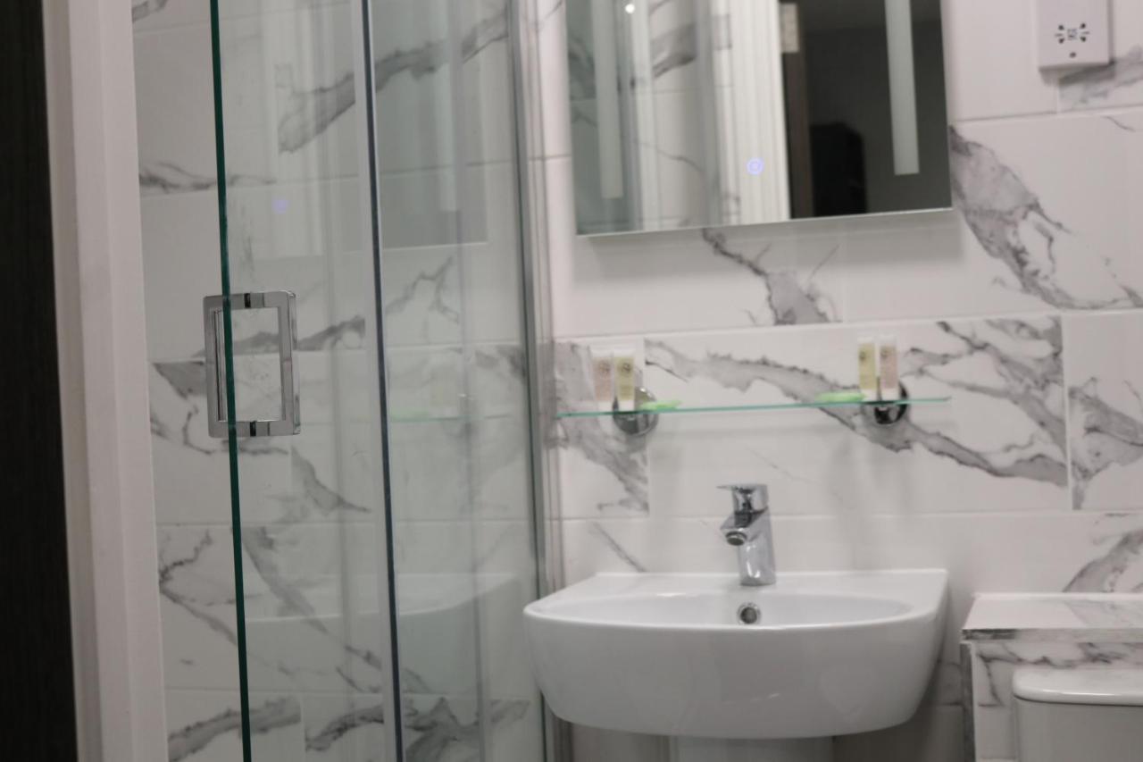 Blue Sapphire Hotel Ilford Luaran gambar