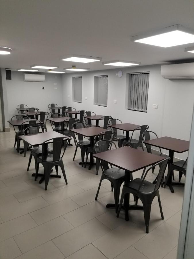 Blue Sapphire Hotel Ilford Luaran gambar